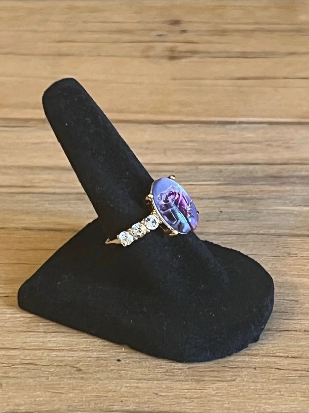 Gold Tone Fashion Ring with Purple Rose Cabochon Size 5.5-NWOT